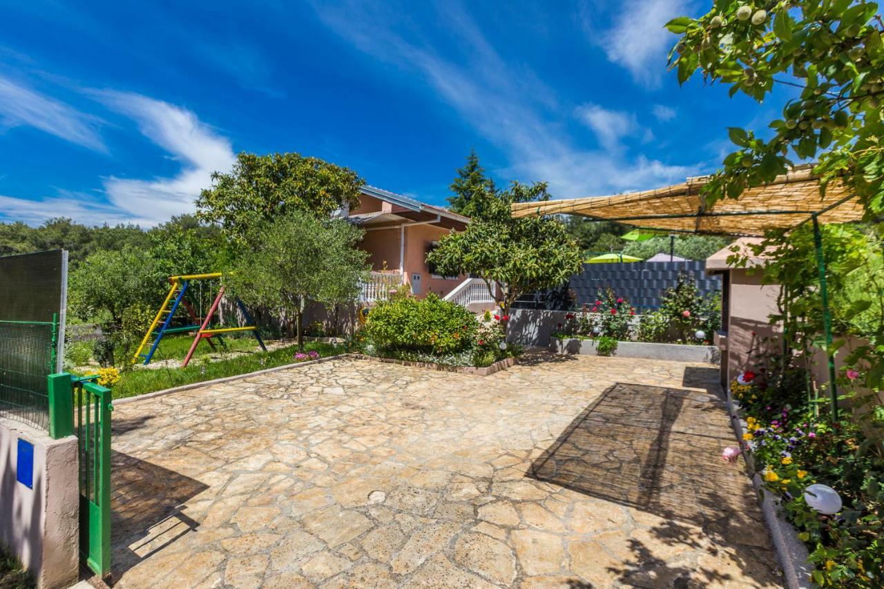 Holiday Home Flora Zadar Exterior foto