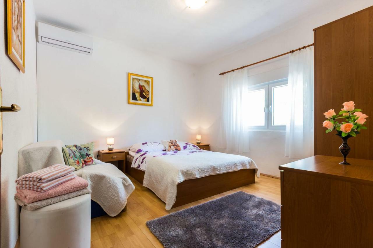 Holiday Home Flora Zadar Exterior foto